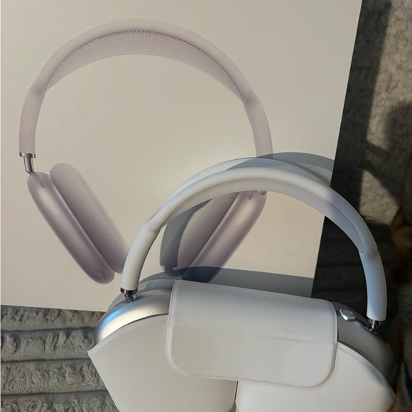 Apple airpod pro max Over-Ear Headphones in Silver